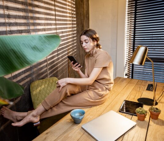 A túlórázás home office-ban – praktikák kiégés ellen Home office