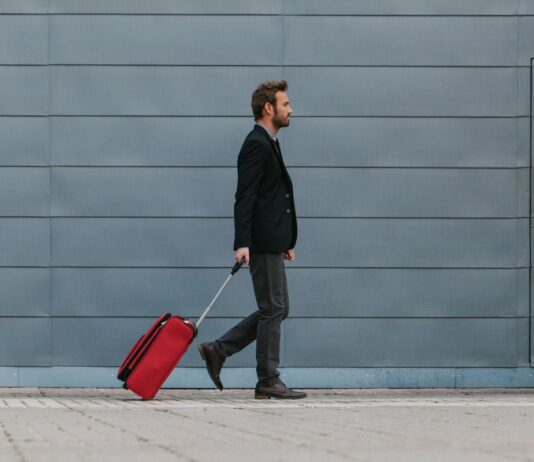 Kutatás: a fiatalok harmada külföldön dolgozna allaskereses, kulfoldi munka, munkaeropiac, munkavallalas