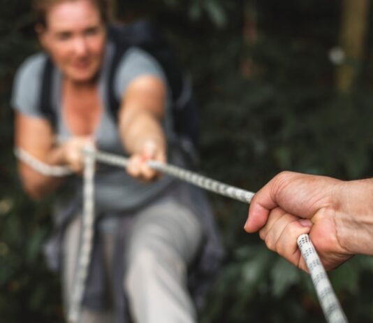 Miért jók a csapatépítő tréningek? csapatepites, trening, HR, kollegak