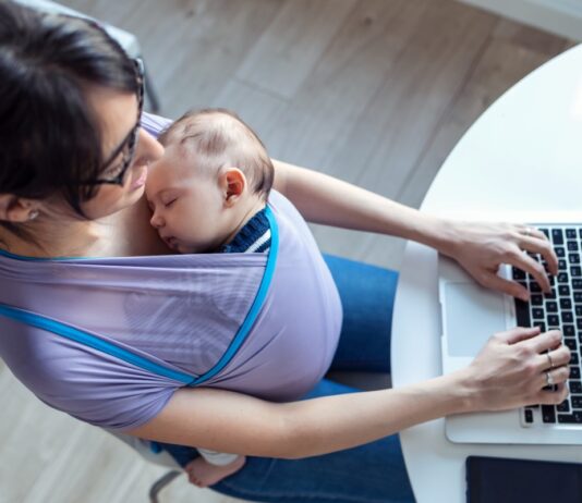 Szabadság és bér, ami a visszatérő édesanyákat illeti karrier, anya, szabadsag, ber