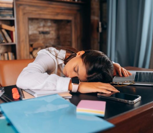 A japánok tényleg alszanak munka közben? japánok, munka, alvas, motivacio