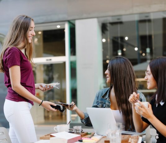A diákmunkás tudatos munkavállalóvá válhat később diakmunka, berigeny, munkaltato, munkaeropiac
