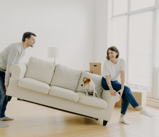 Majdnem minden második otthon dolgozó fejlesztette lakását home office, tavmunka, munkahely, munkavallalo