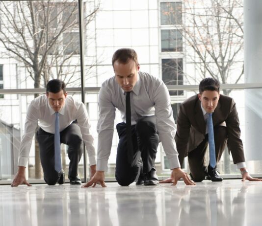 Álláshirdetések: fontos a munkakör, a fizetés és a munkarend karriervaltas, munkavallalo, allaskereses, munkaltato