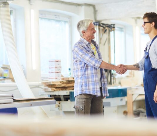 Bérfeszültséget okozhat a 25 év alattiak adókedvezménye munkaeropiac, vosz, szja, berigeny