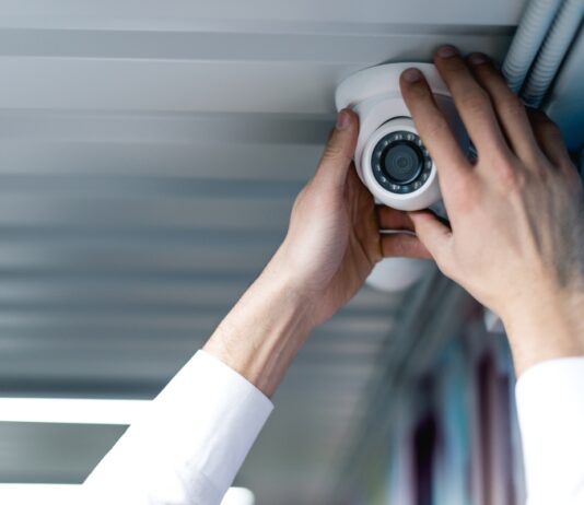 Mikor jogszerűek a munkahelyi kamerák? munkavallalo, munkaltato, munkajog, munkahely,