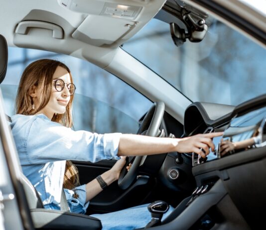 Brutálisan emelkedik a cégautóadó ado, cafeteria, beren kivuli juttatas, vezeto