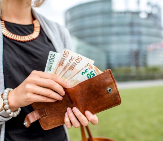 Megállapodtak Brüsszelben az uniós minimálbérek szabályozásáról europai unio, minimalber, munkvallalo, tulora