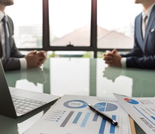 Több Kollektív Szerződés megkötésére bíztatnak a szakszervezetek munkavallalo, munkaltato, europai unio, minimalber,