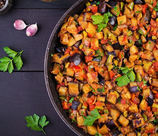 Íme, egy könnyed nyári fogás, ami másnap még finomabb recept, munkaebed, lecso