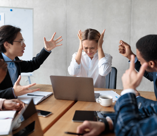 A Halakat valaki kényszer helyzetbe hozza! karrier-horoszkop-ezoteria-halak