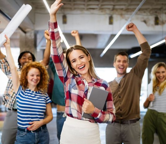 Angliában is sikeres a 4 napos munkahét angila, négynapos, munkahét