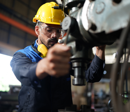 Hová lettek a fizikai munkát végző szakemberek? fizikai-munka-profession-hu-munkaeropiac-munkaerohiany