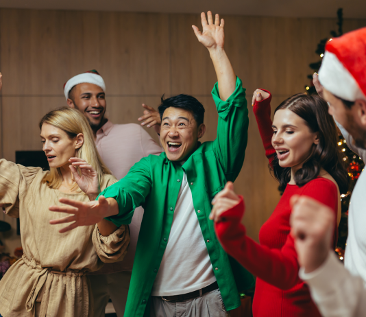 5 dolog, ami tilos a céges karácsonyi partin ceges karacsonyi party, munkatars