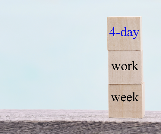 Eldőlt: Mindenhol négynapos munkahétnek kéne lennie negynapos-munkahet-kiserlet-karrier-munka