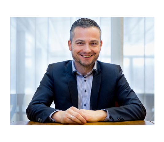 „A túlélés idejét éljük…” – Bérpiaci helyzetkép a válság idején: Interjú Nánássy-Kassim Andrással, a SmartScale ügyvezetőjével