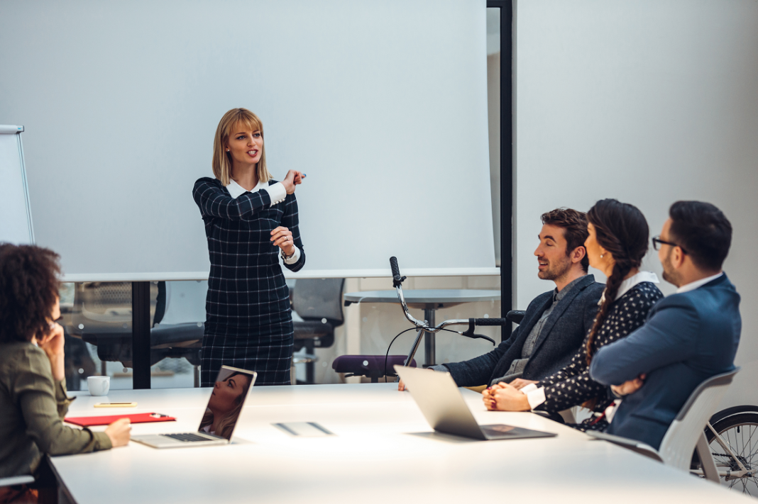 motiváció, vezető, válság