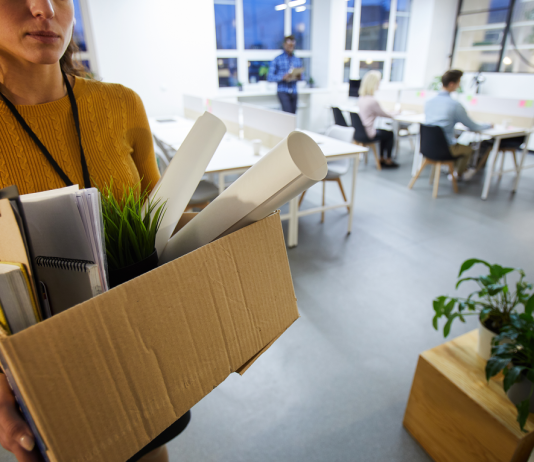 Minden ötödik magyar gondolkodik munkahelyváltáson a magasabb fizetés reményében – 2023 fókuszában a spórolás áll válság, munkahelyváltás, karrier, munkahely