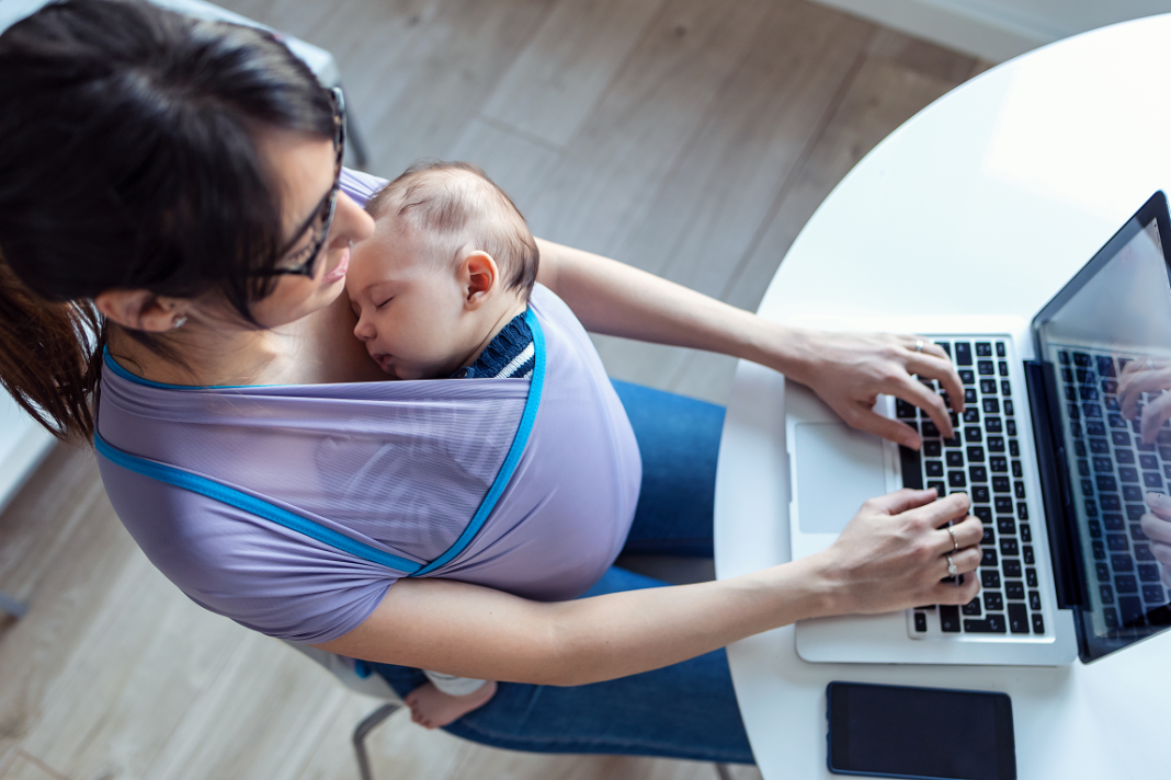 karrier, otthon végezhető munka gyesen lévő anyukáknak, állás kisgyermekes anyukáknak