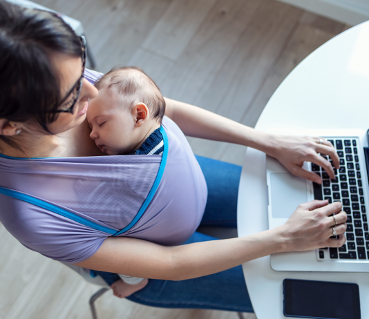 Otthonról végezhető munkák anyukáknak karrier, otthon végezhető munka gyesen lévő anyukáknak, állás kisgyermekes anyukáknak