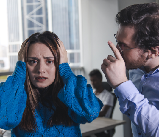 Megszoksz vagy megszöksz? Élet a mobbing alatt és után munkahelyi zaklatás, mobbing