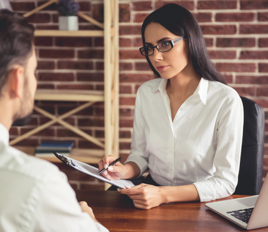 Hogyan (ne) hazudjunk a HR-esnek az állásinterjún hr, állásinterjú, tippek, állásinterjún