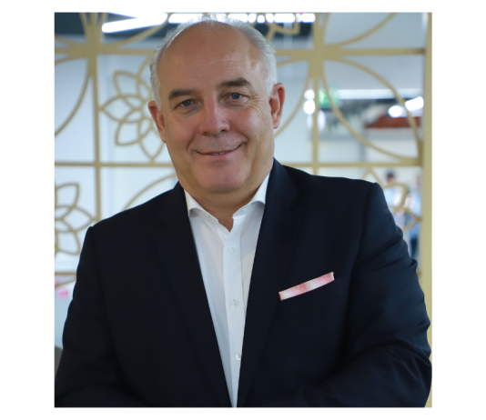 Mi lenne velünk a mobilunk nélkül? – az „átlátszó nemzedék” dilemmái interjú, Posset László, digitalizáció, ai