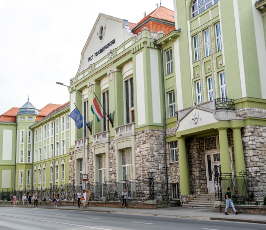 Alapképzés? Mesterképzés? Marketing? A Pécsi Tudományegyetem Közgazdaságtudományi Karát kérdeztük