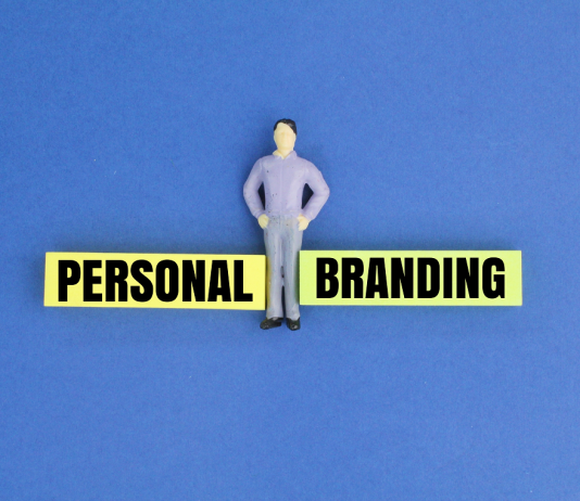 Hogyan lehet kitűnni a tömegből? személyes brand, személyes brandépítés, social media, digitalizáció