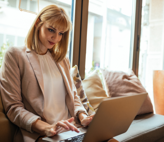 „Lustalány” munkák és csendes felmondás – ezek voltak a 2023-as év divatszavai a munkaerőpiacon csendes felvétel, minimál hétfő, minimál hétfő, bumeráng alkalmazottak, munkahelyi trendek, karrier, munka