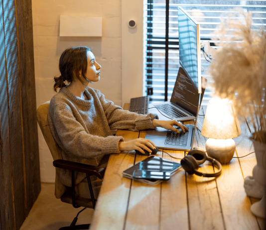 Télen mehet a munka a hócipőbe és jöjjön a szórakozás? Ja, nem! téli munkavégzés, évvége, karrierfejlesztés