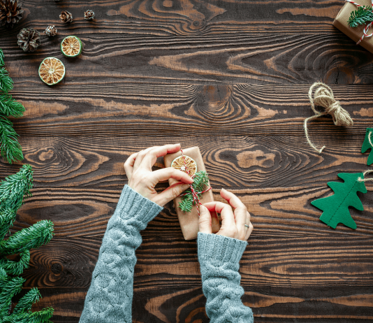 Ideje nekikezdeni a munkahelyi ajándékok beszerzésének ceges karacsony, munkatars, munkahelyi ajandekozas, ajandek