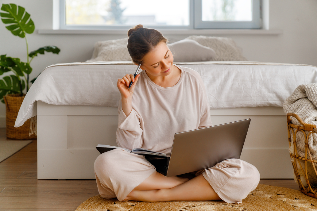 5 jel, hogy ott kellene hagynod a jelenlegi munkádat mergezo fonok, jelek, toxikus munkahely