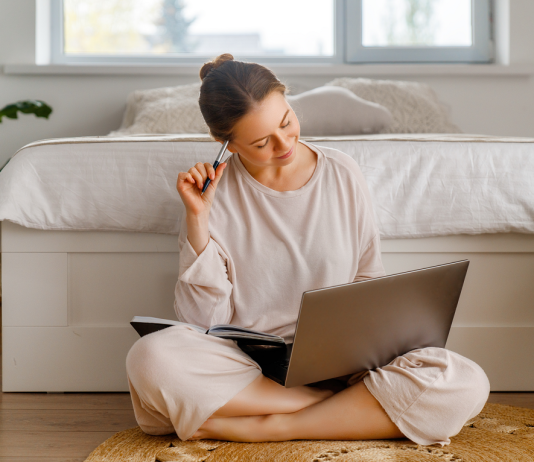 5 jel, hogy ott kellene hagynod a jelenlegi munkádat mergezo fonok, jelek, toxikus munkahely