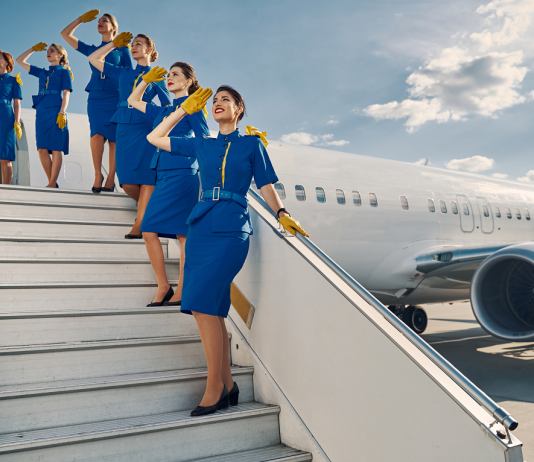 A stewardessek munkája könnyű lenne? stewardess, legiutaskisero, konnyu munkak, nehez munkak, stewardessek
