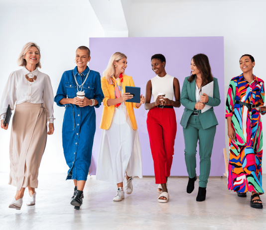 A színszakértő szerint ezek a színek a legjobbak az állásinterjúra allasinterju oltozek, mit vegyek fel állásinterjúra, állásinterjú tippek