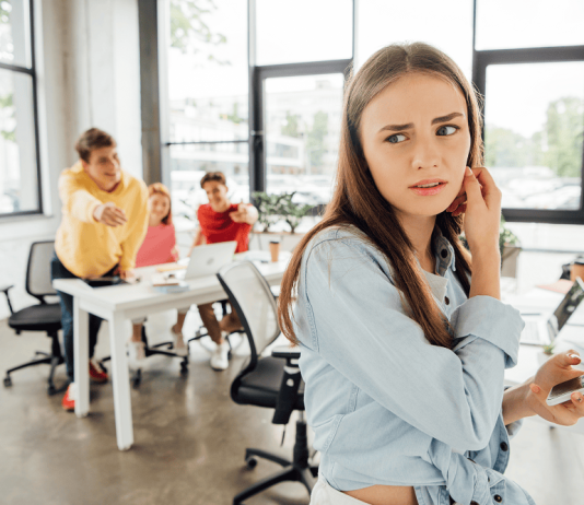 Szociális szorongó a munkahelyen, avagy így küzdhető le mentális egészség, munkahely, szociális szorongás, szorongás ellen, pszichológia (1)