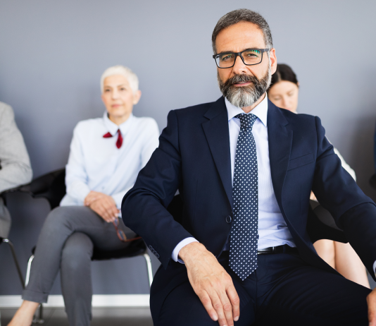 Az önszerelem fogságában: Milyen egy nárcisztikus vezető? A nárcisztikus kifejezés bekúszott a közbeszédbe, és ma már könnyen minősítünk egyéneket, csoportokat nárcisztikusnak.