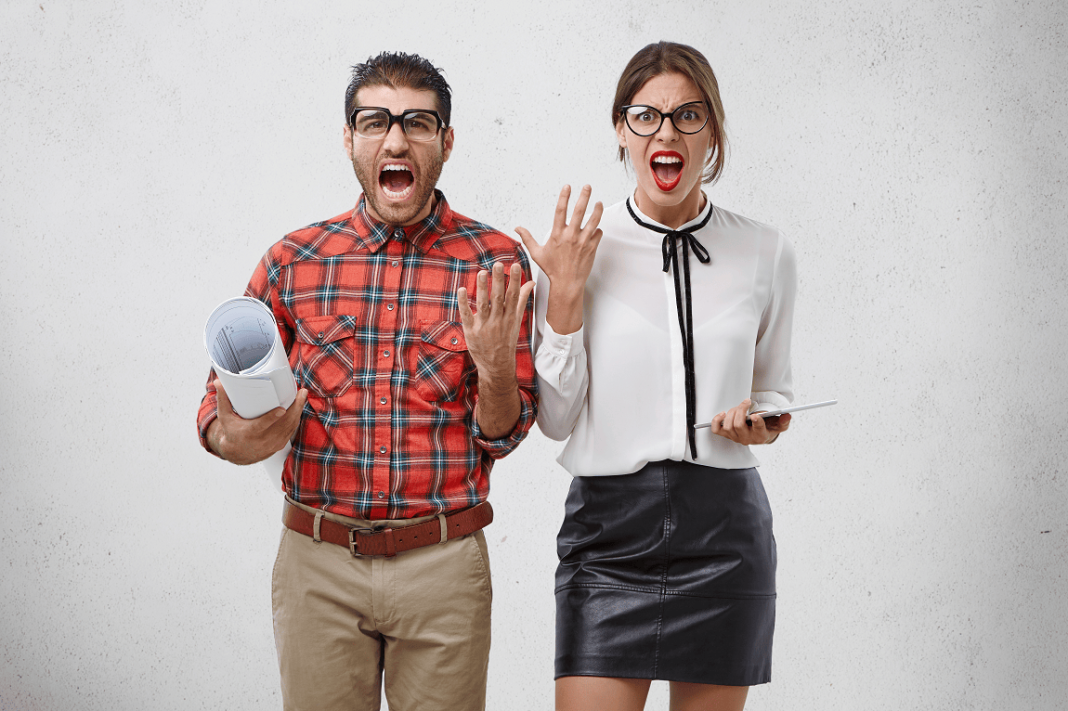 Megőrült a kollégám!? – Irodai szokások csodái vicces munkahelyi szokások, furcsa szokás, munkatárs