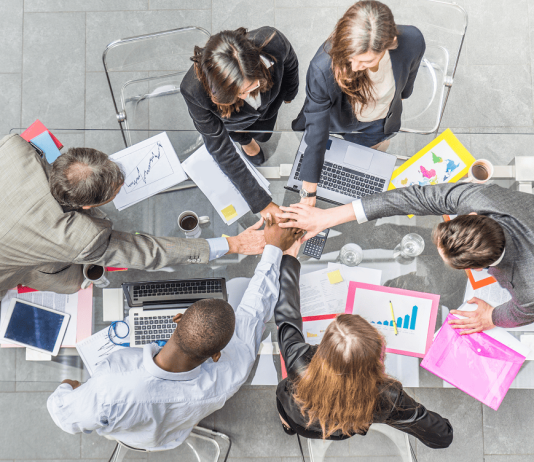 Nem mindegy, hogy csoport vagy csapat: így legyetek együtt a világ ellen csapat szellem, csapatmunka, karrier, közös munka, csapattá