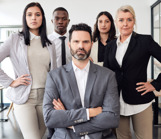 Hogyan kezeljünk egy rendkívül kritikus főnököt? kritikus főnök, rossz főnök, karrier tipp