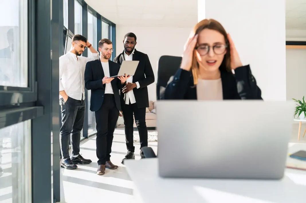 Amikor egy munkatárs folyamatosan kéretlen tanácsokat ad neked