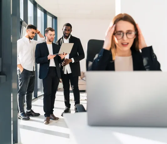 Amikor egy munkatárs folyamatosan kéretlen tanácsokat ad neked