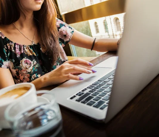 5 munkahelyi e-mailes trükk: erre esküsznek a sikeres nők Sikeres nők