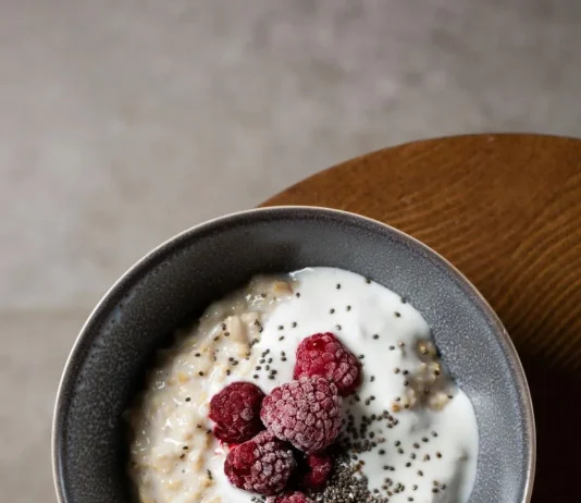 Zabkása friss gyümölcsökkel