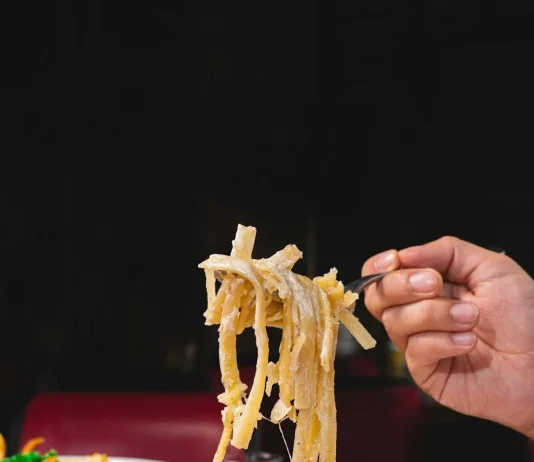 Tejszínes-gombás tészta