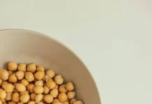 Fűszeres csicseriborsó tál