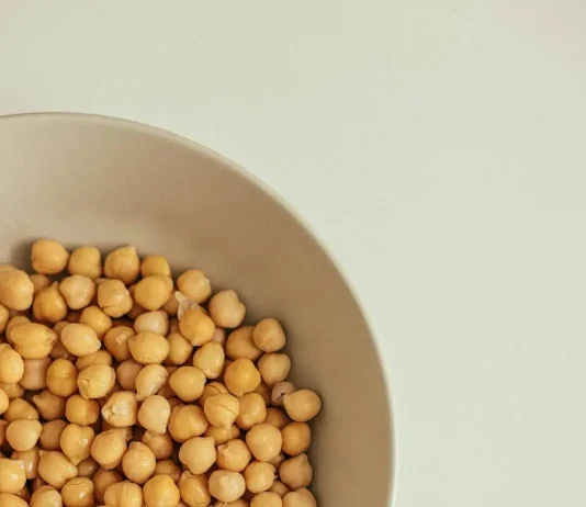 Fűszeres csicseriborsó tál