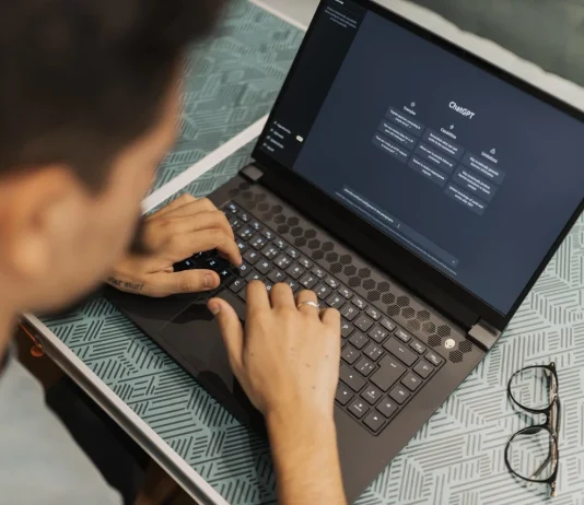 Az AI miatt elbocsátanak vagy előléptetnek? AI