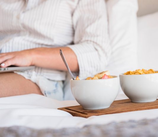 5 nassolnivaló napközben, ami segíthet, hogy produktívabb legyél a munkádban